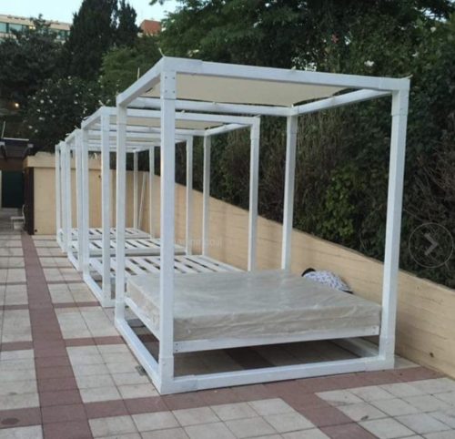 מיטת שיזוף זוגית מעץ גדולה לחצר דגם קסם
